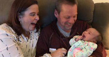AMAZING: Woman cancels abortion when she remembers couple hoping to adopt